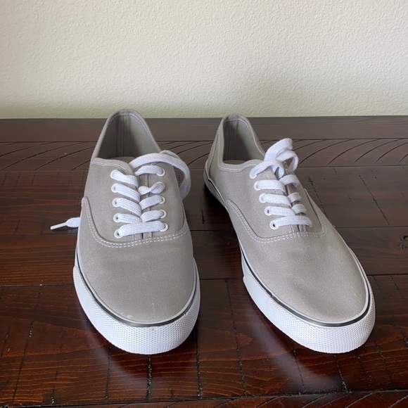 And EAWY Sneakers Size 9 - Picture 1 of 6